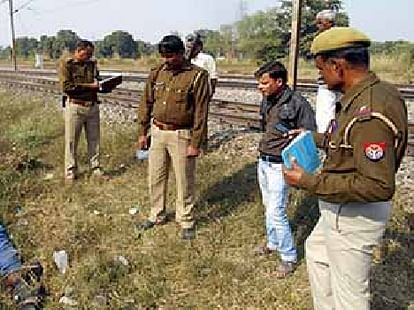 Dead body of a youth found on the railway track face crushed and injury marks on the body